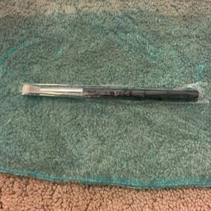 NWT Laruce Eyeshadow Brush